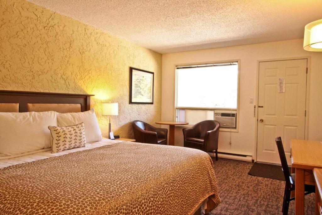 Crystal Springs Lodge Radium Hot Springs Zimmer foto